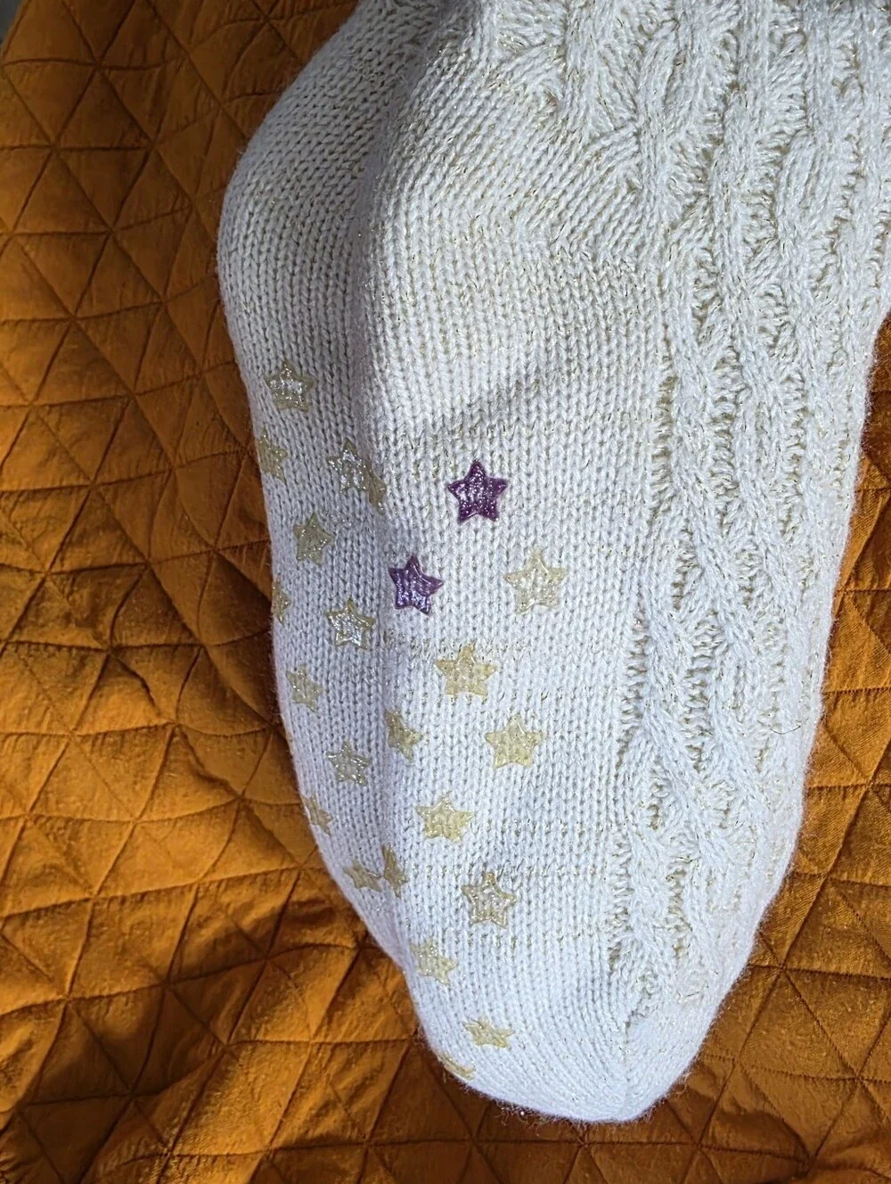 Laura Ashley NWT Cream Gold Cable Knit Fleece Lined Slipper Socks 4-11 Shoe Size